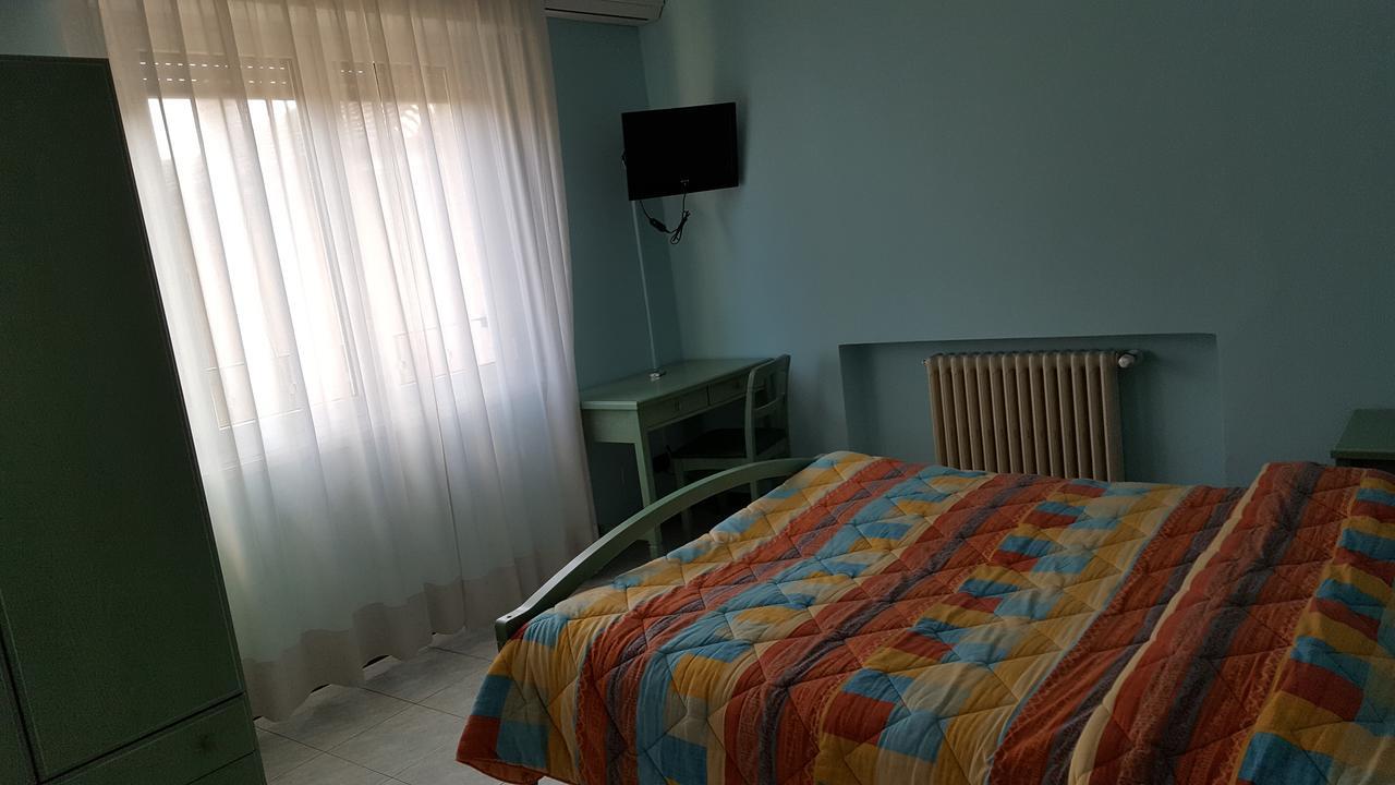 Hotel Dei Pini Medolago Екстер'єр фото